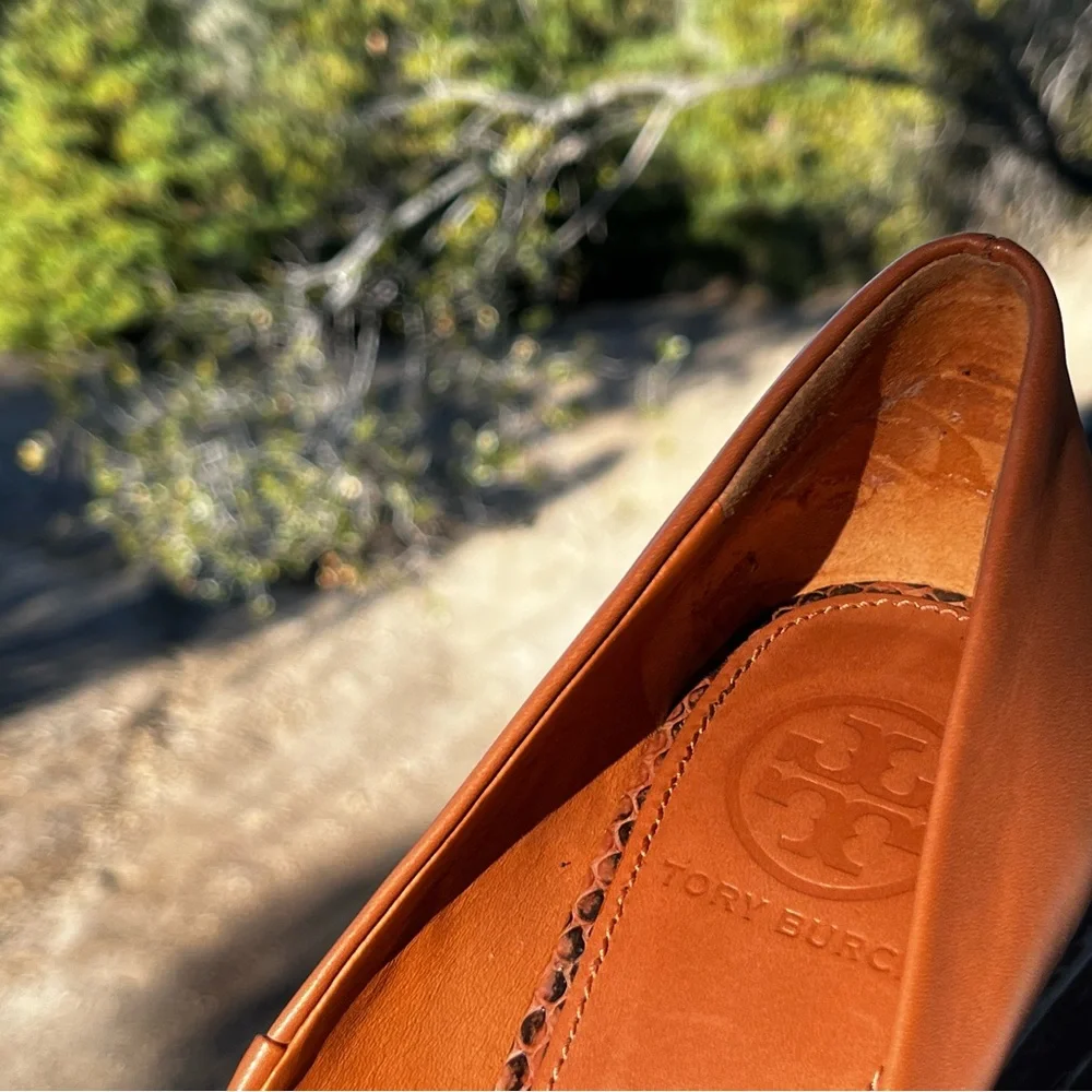 Tory Burch 🔥🔥🔥Rich Tan Leather Leopard Print accent pumps - Picture 12 of 12